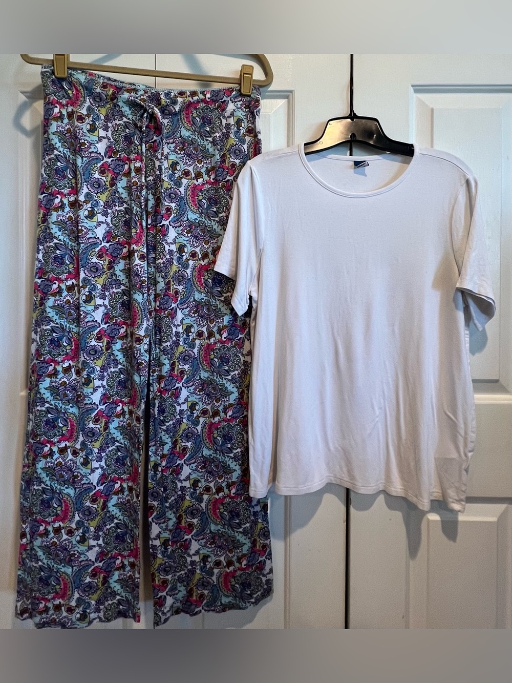 2 Pc PJ Set🩷 Colorful Paisley Lounge Pants & Versatile White Short Sleeve Shirt - Picture 2 of 12